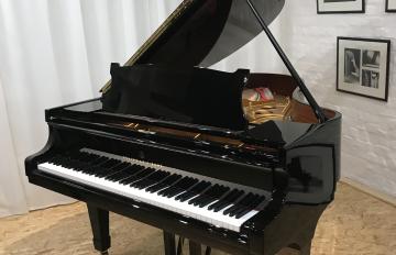 Steinway & Sons S 285659