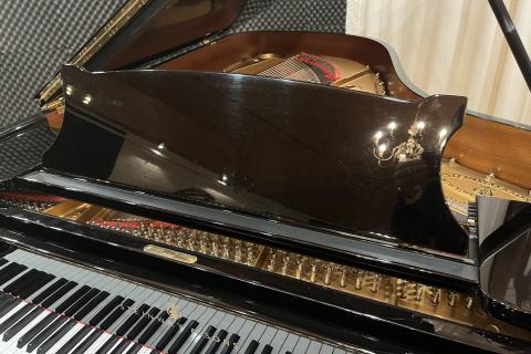 Steinway & Sons B 562415
